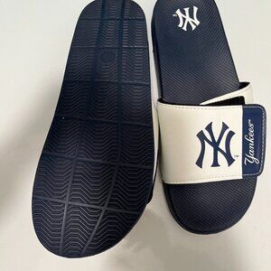 New York Yankees FOCO MLB Men's Slide on Sandals*NEW w/o tags